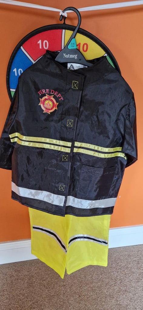 E.L.C FIREFIGHTERS DRESS UP OUTFIT WITH FIREMAN SAM HELMET. VERY GOOD.