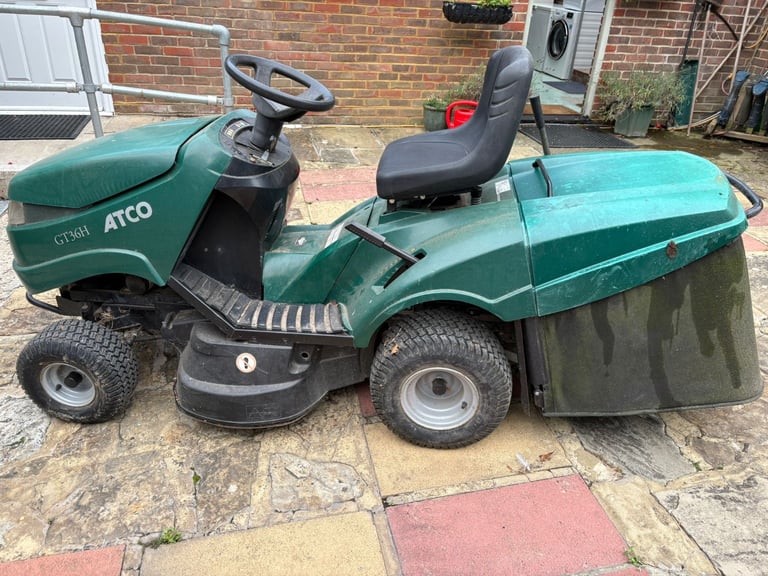 Ride on mower for Sale Lawn Mowers Grass Trimmers Gumtree