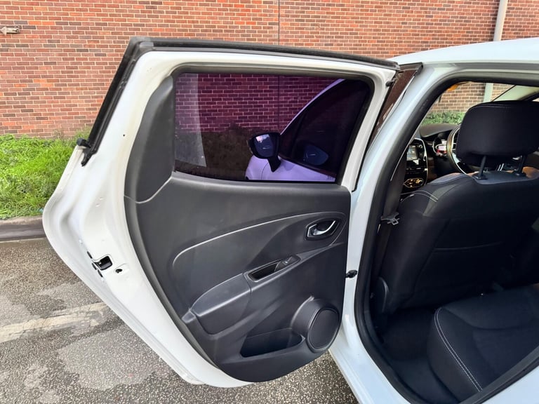 2015 Renault Clio 1.5 dCi Dynamique S Nav Auto Euro 6 5dr HATCHBACK Diesel Automatic