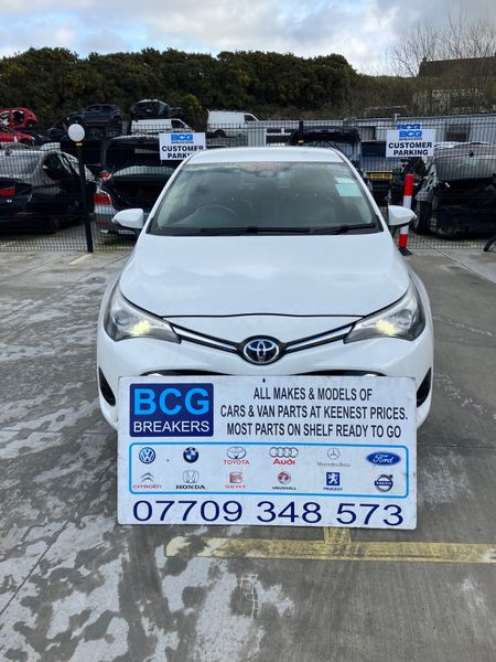 2018 toyota avensis parts breaking 
