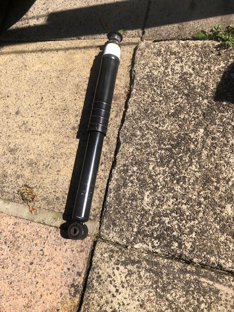  New rear shock absorber for Renault Clio 2005 to 2013 models