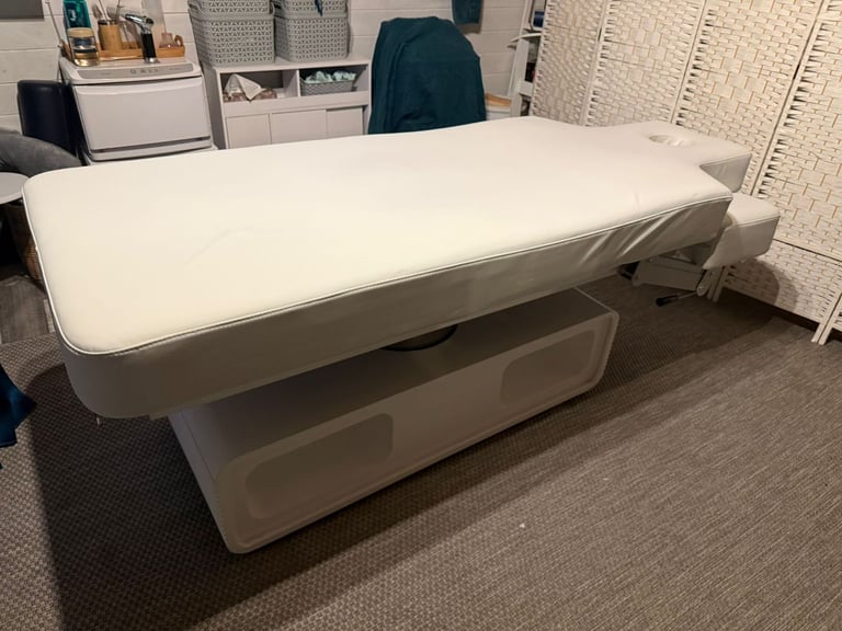 Luxury 3-Motor Electric Massage Bed – Immaculate Condition