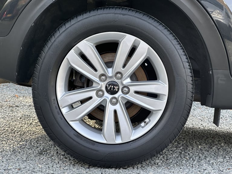 2016 Kia Sportage 1.6 GDI 2 Petrol Manual 5 Door SUV Black