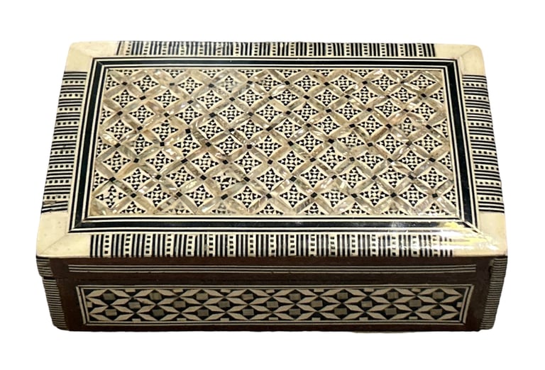 Mother of Pearl Jewellery Box Handcrafted in Egypt Rectangular 17x10x5cm