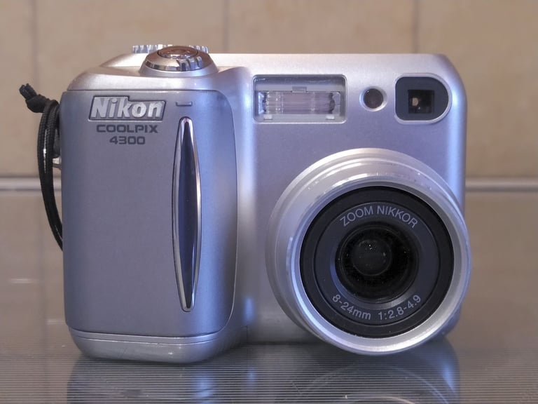 Nikon CP 4300