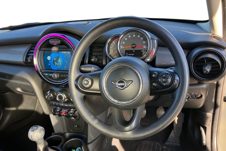 2019 MINI Hatch 1.5 Cooper Classic II 5dr Hatchback PETROL Manual