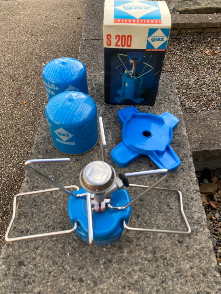 Camping Gaz portable camping stove with 2 190g gas canisters