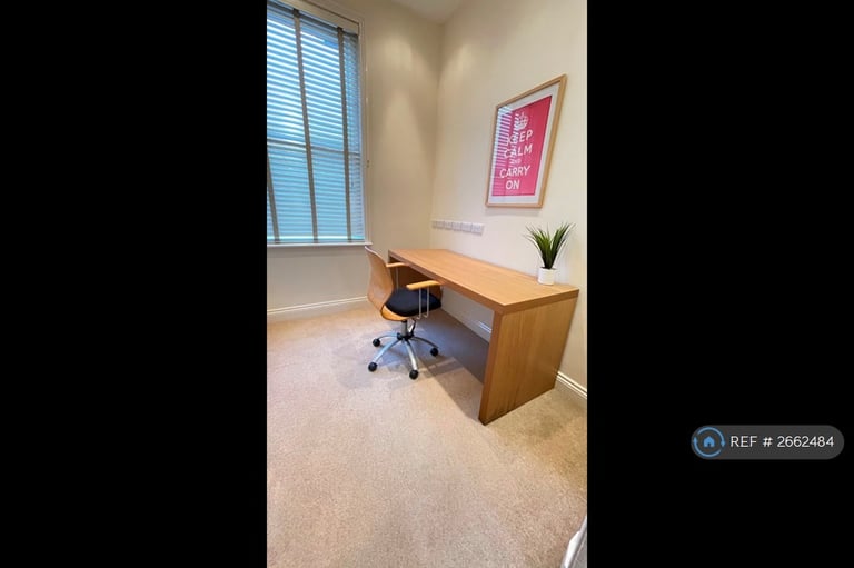 3 bedroom flat in Cheltenham Crescent, Harrogate, HG1 (3 bed) (#2662484)