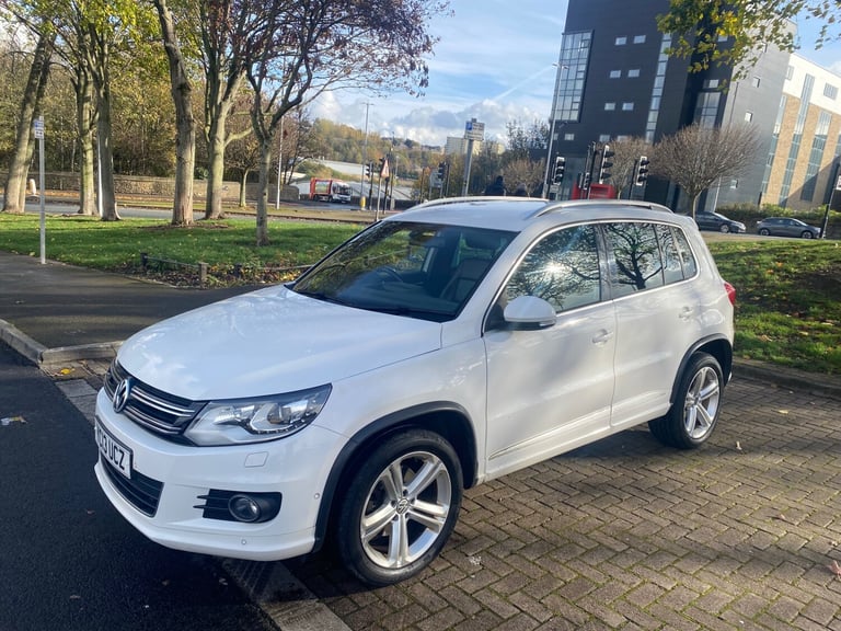 2013 Volkswagen Tiguan 2.0 TDi BlueMotion Tech R-Line 177 5dr DSG ESTATE Diesel Automatic