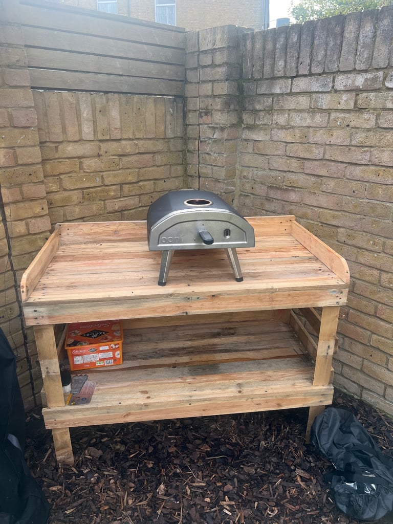 Garden work/potting bench or bbq side table / pizza table 