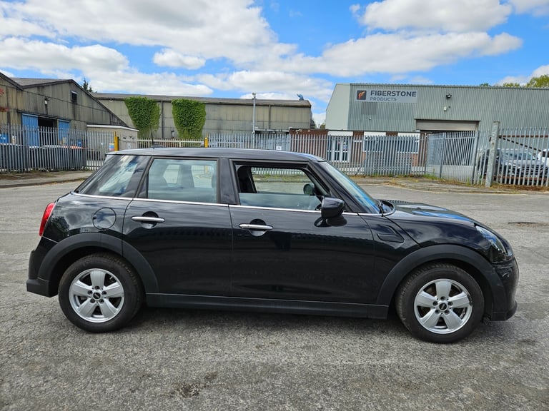 2022 72 MINI Hatchback 1.5 Cooper Classic 5dr Auto Black Damaged Salvage