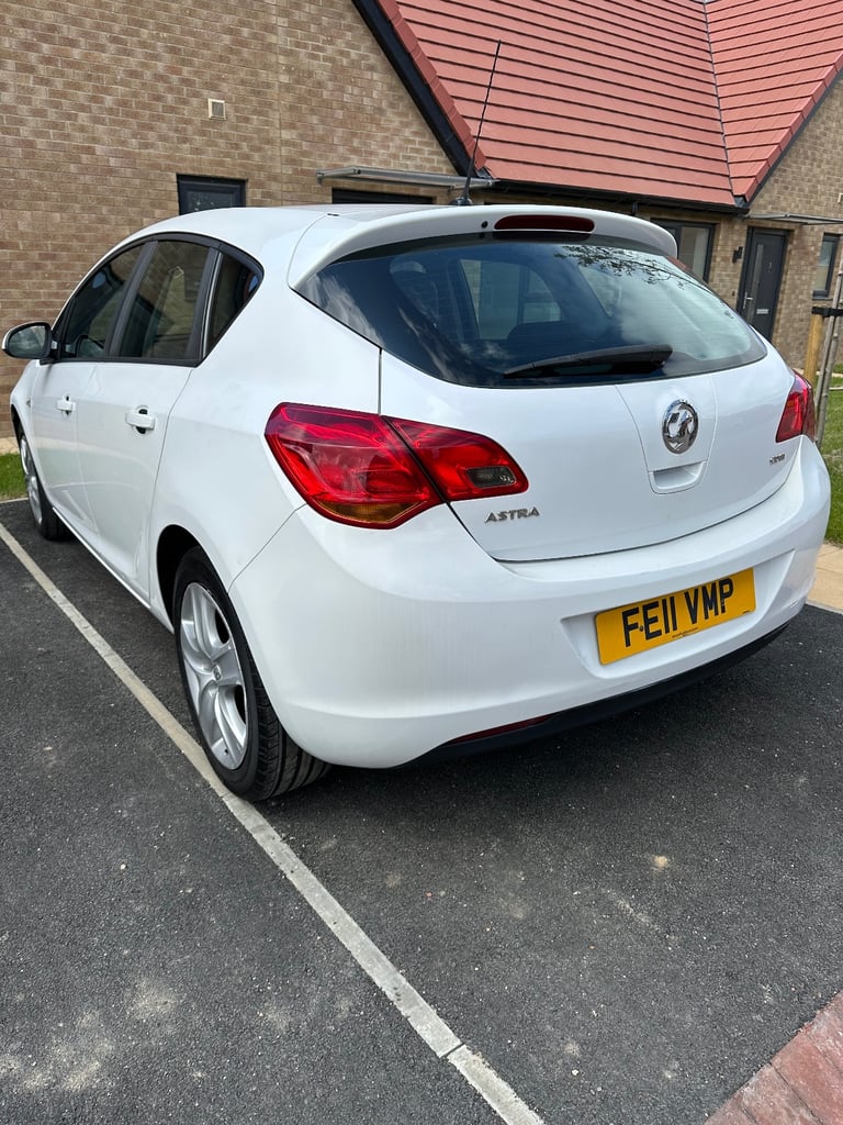 2011 Vauxhall Astra 1.7 Diesel 3 Months Mot Full Service Excellent Condition Car