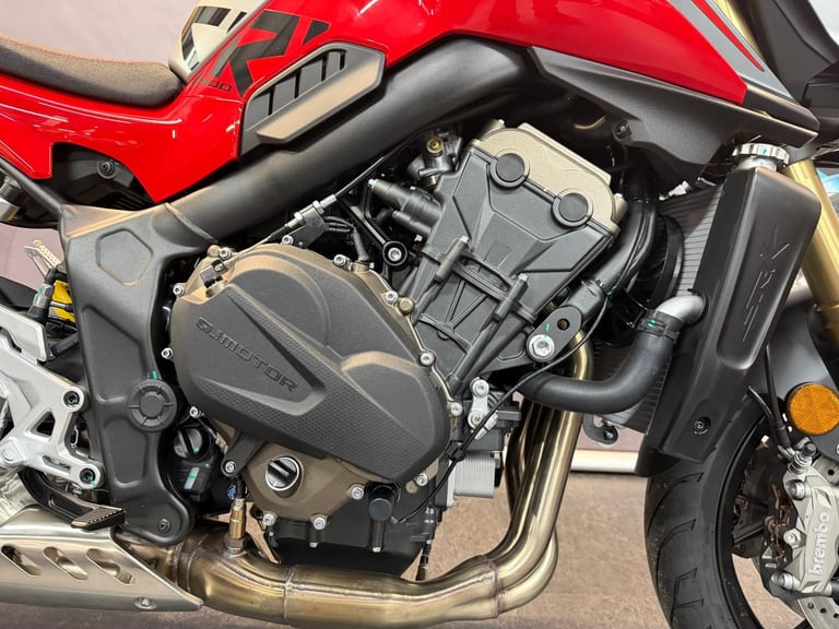 QJ MOTOR SRK800 2026 SUPER NAKED BRAND NEW MODEL TOP SPEC RED OR BLACK  £6699