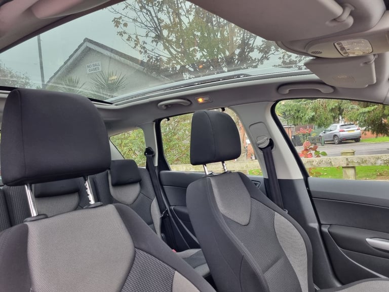 Peugeot, 308, Estate, 2012, Manual, 1560 (cc), 5 doors