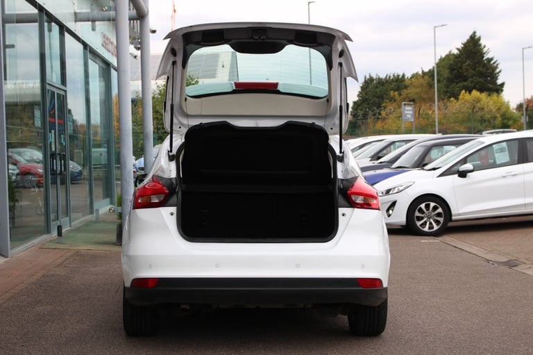 2015 15 FORD FOCUS 1.6 TDCI ZETEC HATCHBACK 5DR DIESEL MANUAL EURO 5 (S/S) (115 