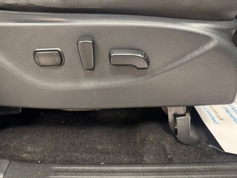 2019 Nissan Navara 2.3 dCi Tekna Pickup Double Cab 4dr Diesel Manual 4WD Euro 6 (s/s) (190 ps) PI...