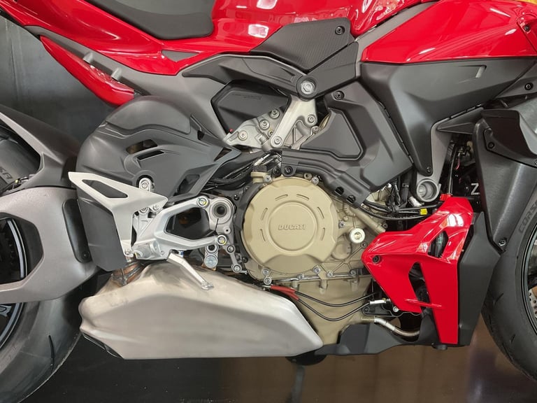 Ducati Streetfighter V4S 2025 in Stock! FREE UK DELIVERY! Stunning! 4.9% APR!!