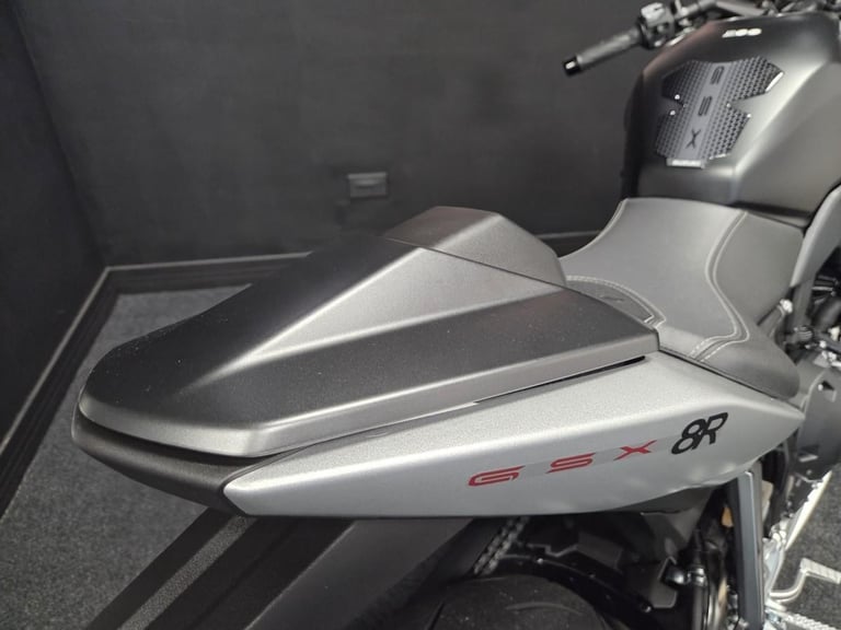 2025 25 Plate Suzuki GSX-8R 107 Miles EX-DEMO with extras
