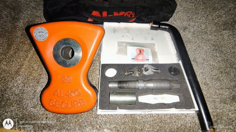 image for No 29 AL-KO caravan wheel locking kit 