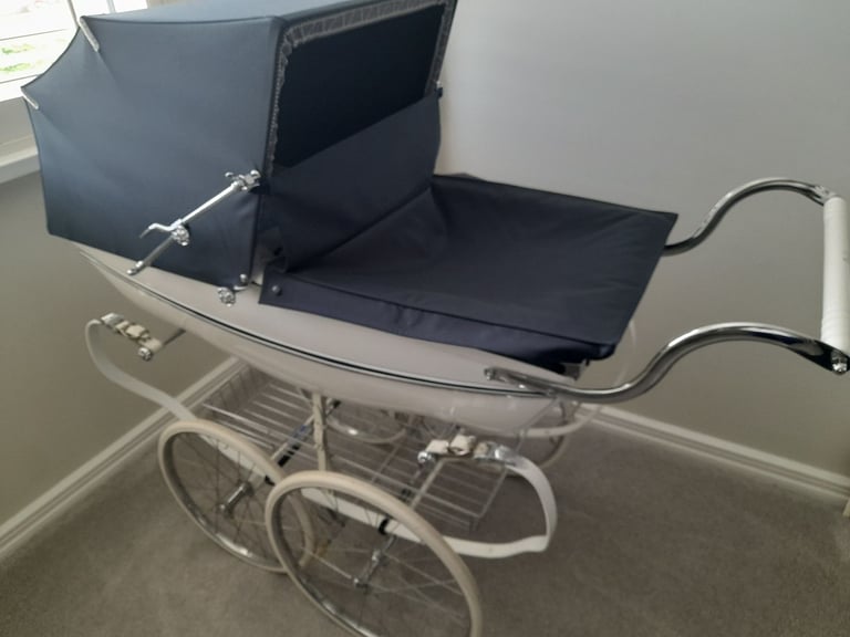 image for COLLECTORS ITEM LUXURY SILVERCROSS BALMORAL COACHBUILT BABY PRAM