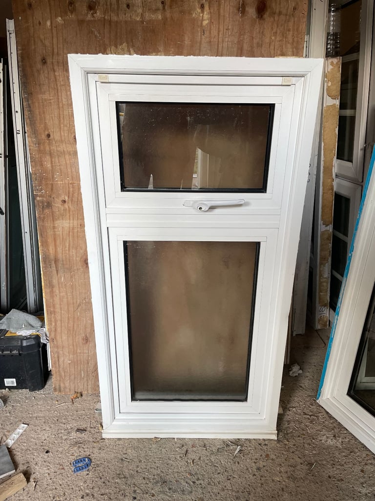 H 117.5 x W 60 cm - BEAUTIFUL MODERN INSULATED ALUMINUM WINDOW - OBSCURE GLASS BATHROOM (REF: SJ420)