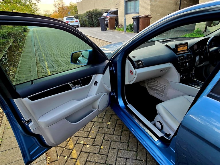 2010 Mercedes-Benz C Class C180 CGI BlueEFFICIENCY Executive LEATHER 90DAYS WARRANTY AUTO SALOON ...