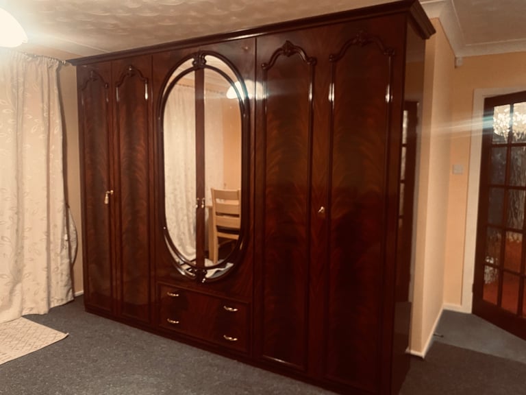 ITALIAN WARDROBE 