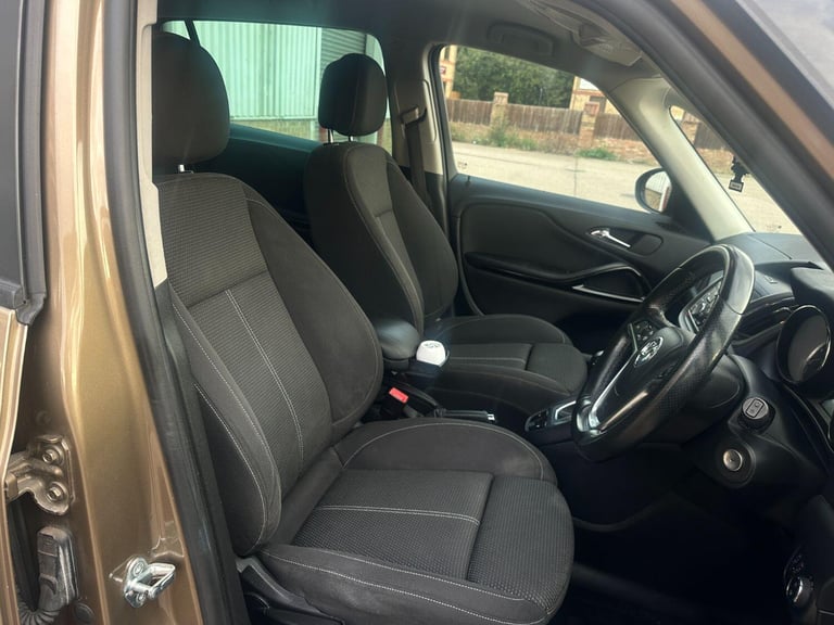 VAUXHALL ZAFIRA TOURER 2.0 CDTi SRi 2013
