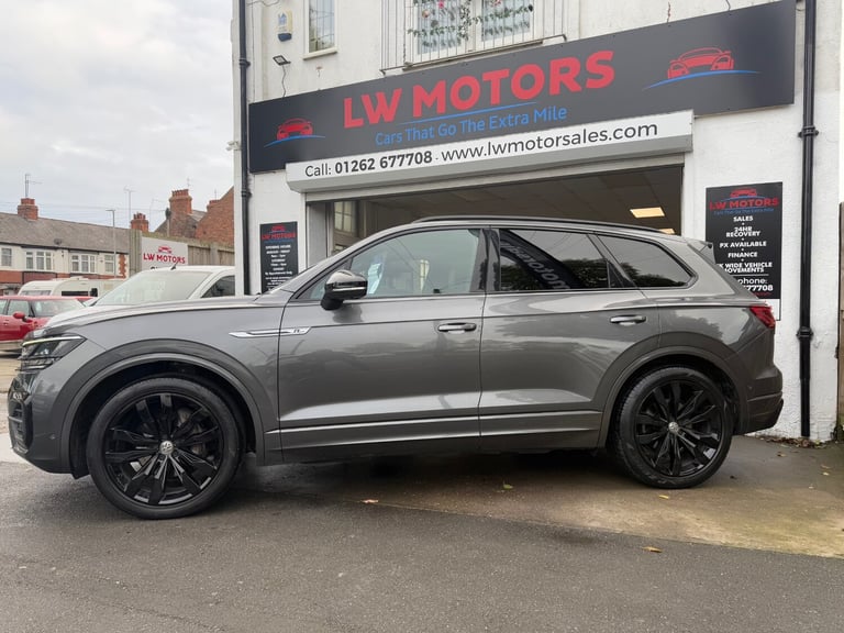 2020 Volkswagen Touareg 3.0 V6 TDI 4Motion Black Edition 5dr Tip Auto ESTATE Diesel Automatic