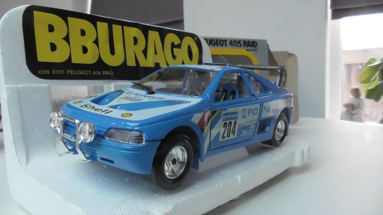 image for 1:24 scale Bburago Peugeot 405 Raid