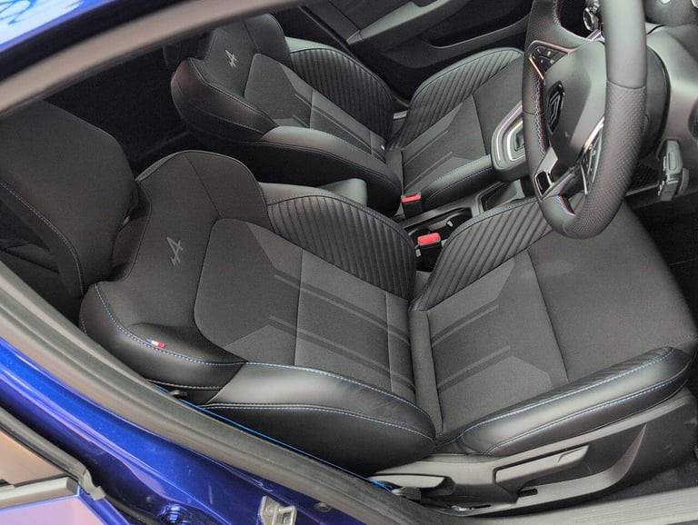 2024 Renault Clio 1.6 E-TECH esprit Alpine Hatchback 5dr Petrol Hybrid Auto Euro 6 (s/s) (145 HAT...