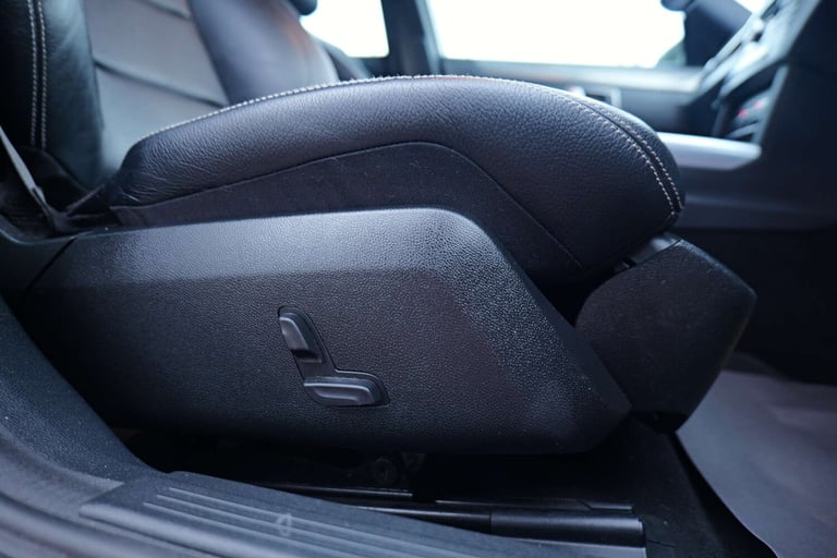 2015 Mercedes-Benz E Class 2.1 E220 AMG Line Bluetec Auto 4dr Saloon Diesel Automatic