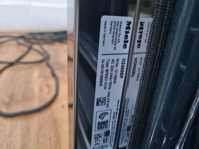 Miele single electric oven built-in black multifunction pyrolytic 