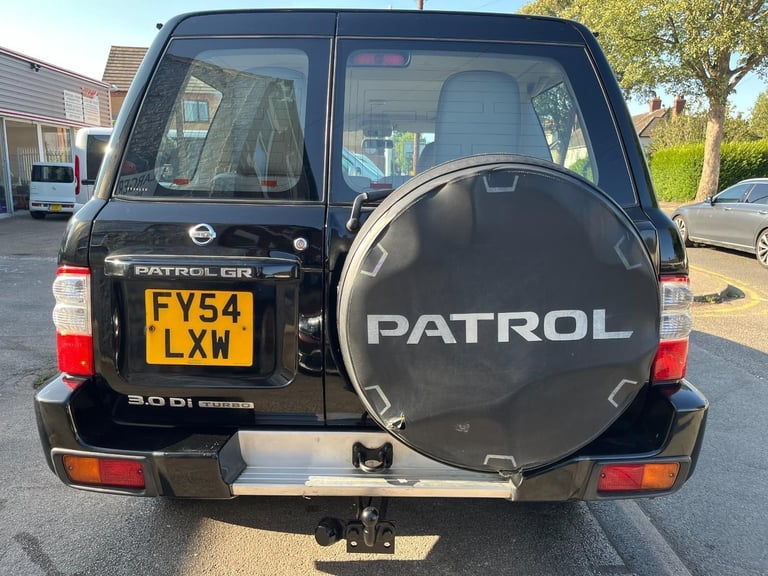 Nissan Patrol 3.0 SVE Di 158 5 Doors 7 Seats  DIESEL MANUAL 2004/54