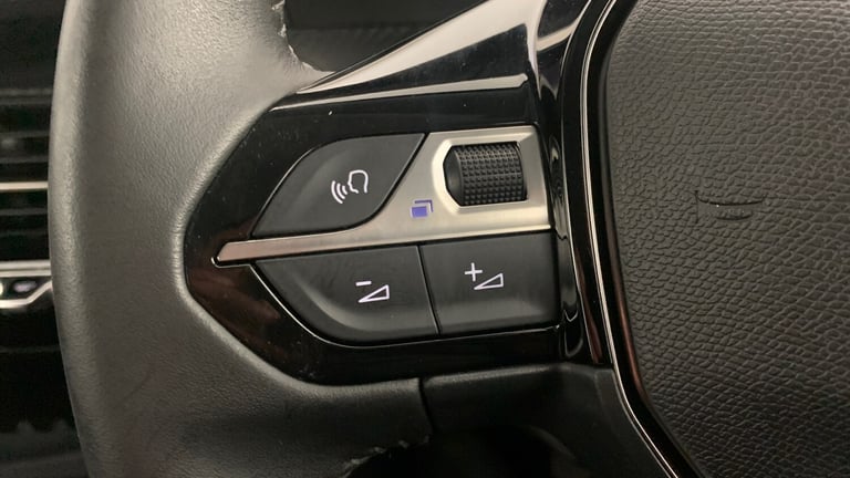 2022 Peugeot 2008 1.2 PureTech Allure Premium SUV 5dr Petrol Manual Euro 6 (s/s) (100 ps) SUV Pet...