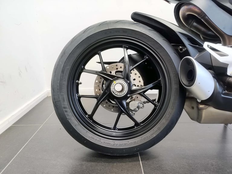 2024 Ducati Streetfighter V2 Red 559 Miles | £196 Dep & £196 pcm 7.9% APR