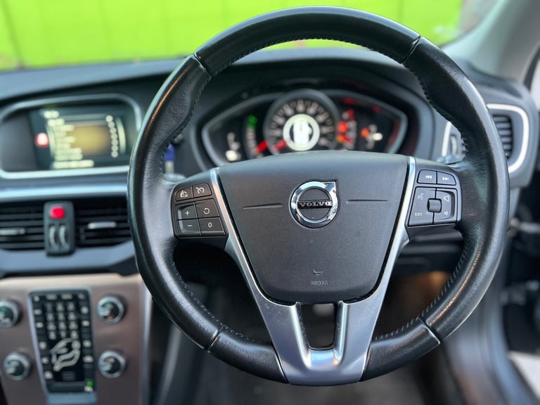 2017 Volvo V40 D2 [120] Cross Country Nav Plus 5dr HATCHBACK Diesel Manual