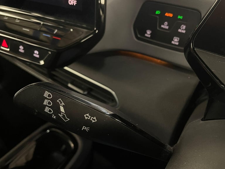 2021 Volkswagen ID.3 Pro Performance 58kWh Life Auto 5dr HATCHBACK Electric Automatic