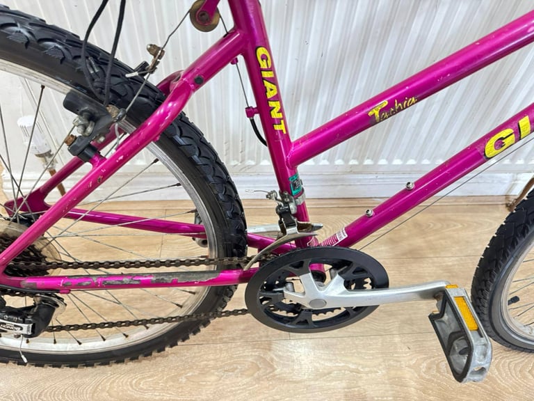26inch Giant Tachia mountain bike in good condition All fully working 