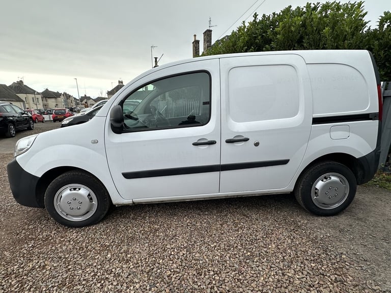 NO VAT** ULEZ COMPLIANT**FINANCE AVAILABLE**2017 RENAULT KANGOO**12 MONTHS MOT