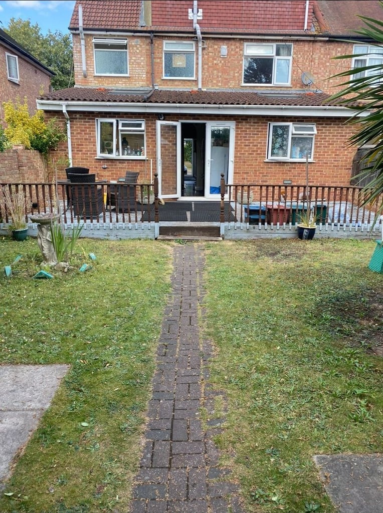 Spacious & Cosy Ensuite Room for Rent TW14 0JS 