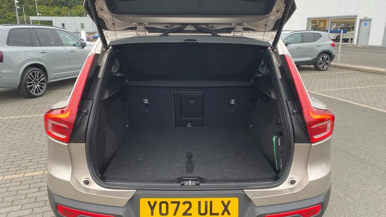 2022 Volvo XC40 2.0 B3 MHEV Plus SUV 5dr Petrol Hybrid DCT Auto Euro 6 (s/s) (163 ps) Petrol/Elec...