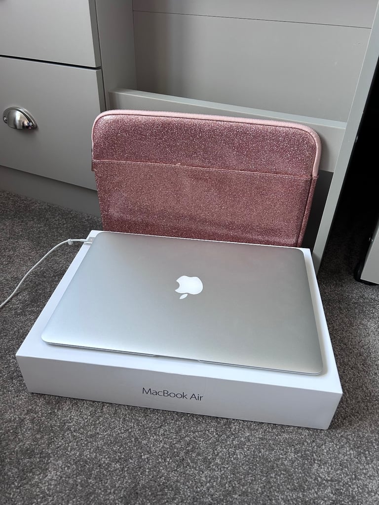 Apple MacBook Air 13-inch (2017)