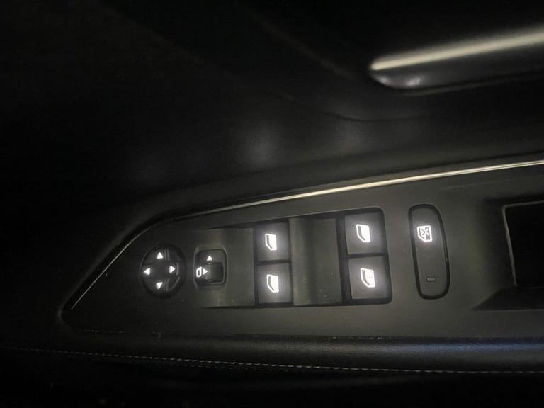 2021 Peugeot 5008 1.2 PureTech Allure SUV 5dr Petrol EAT Euro 6 (s/s) (130 ps) HATCHBACK Petrol A...