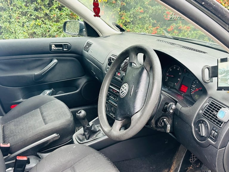 Volkswagen Golf 1.4 Match 5dr Petrol Manual - Image 12