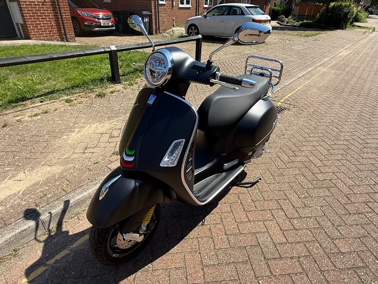 2024 Vespa GTS 125 Supertech - 74 Plate - 190 miles from new