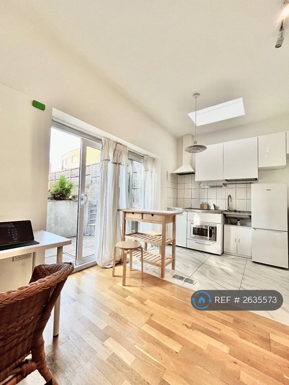 image for Studio flat in Mercia Grove, London, SE13 (#2635573)