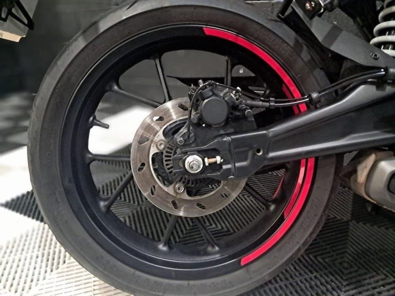 2024 24 CFMOTO 300SR 300 SPORT RACING PETROL MANUAL EURO 5 (28 PS)