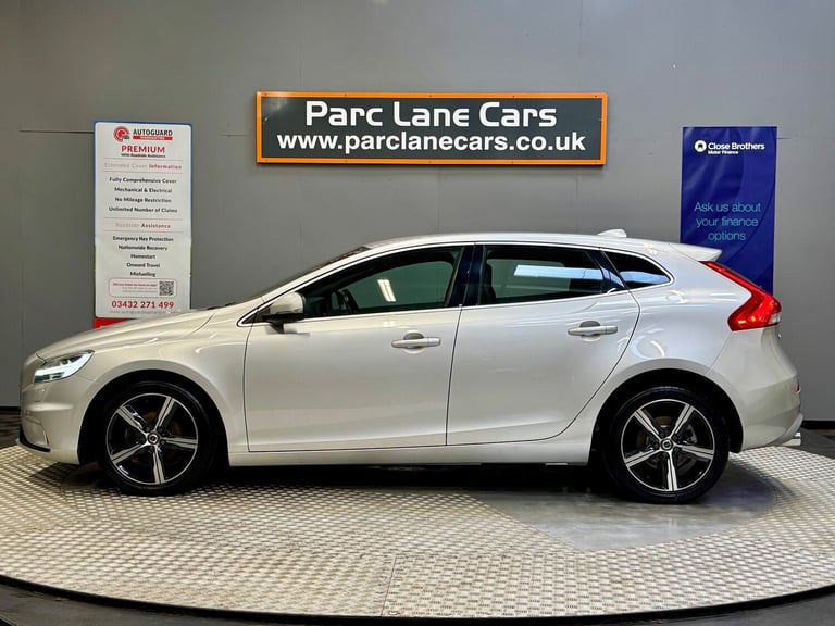 2016 Volvo V40 2.0 D2 R-Design Nav Plus Hatchback 5dr Diesel - 20 POUNDS ROAD