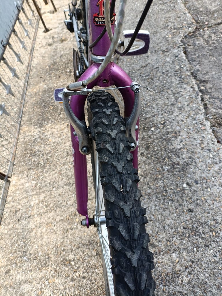 RALEIGH KRUSH24(PINK/SILVER) 24 INCH WHEEL CHILDS BIKE,SOLID KICK STAND,ALLOYBRAKES+LEVERS